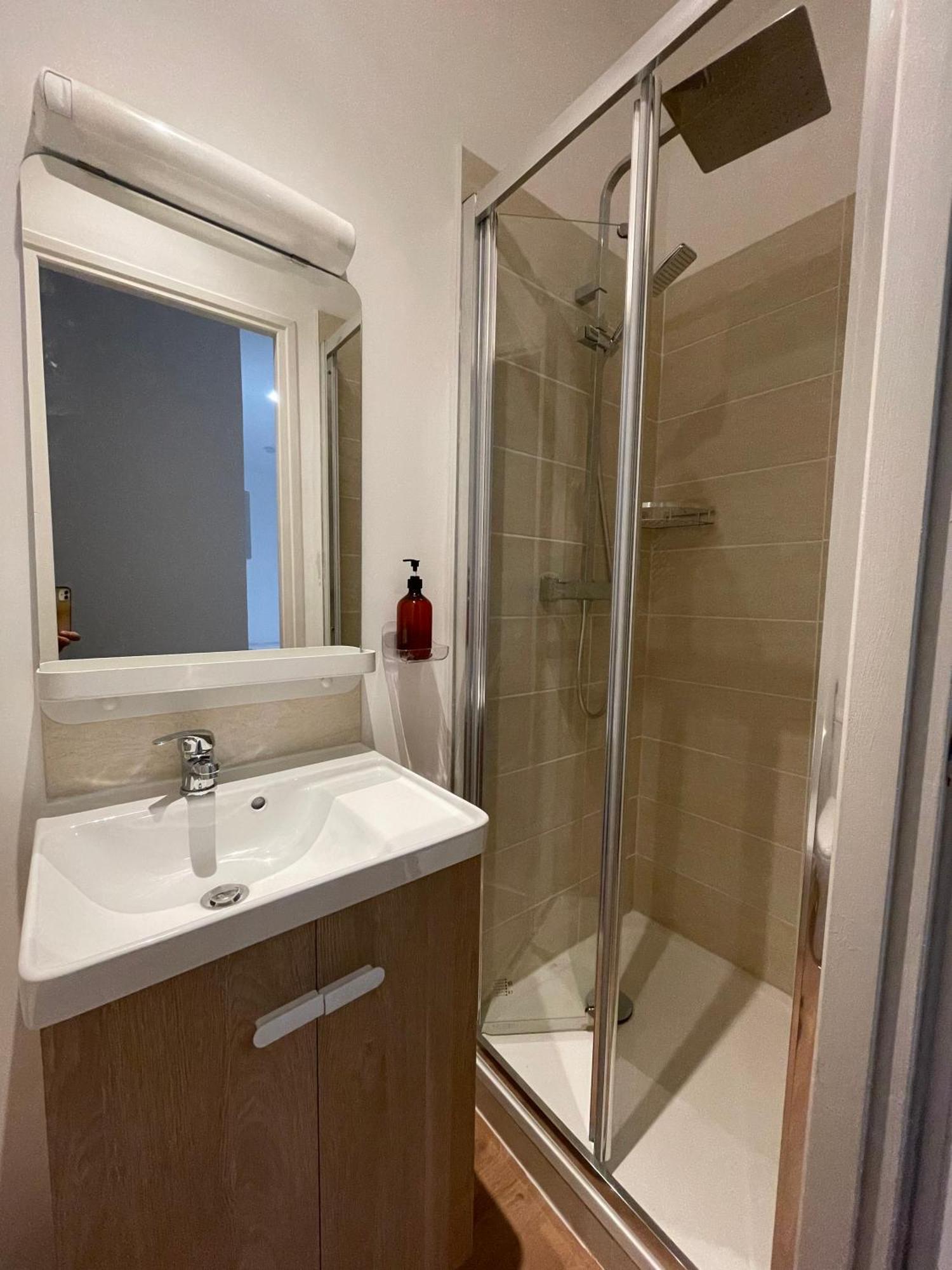 Edenly Stay Сен-Кантен Екстериор снимка